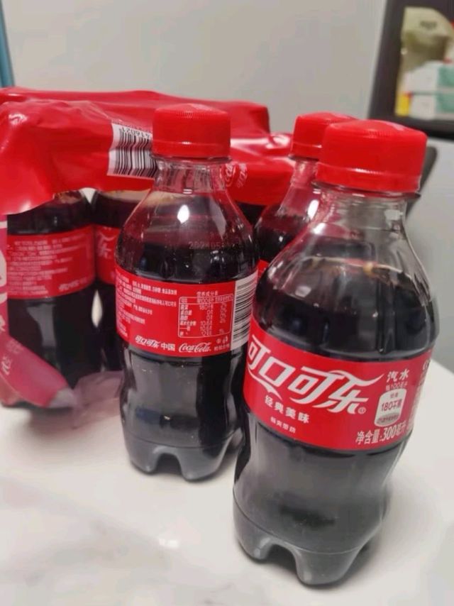 可口可乐·清爽一夏，小瓶装更畅快！