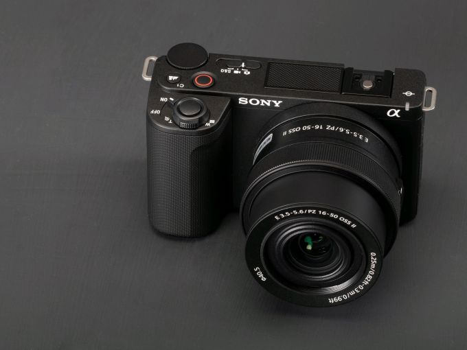 索尼海外正式发布zve10ii二代和1650mmf3556ossii镜头