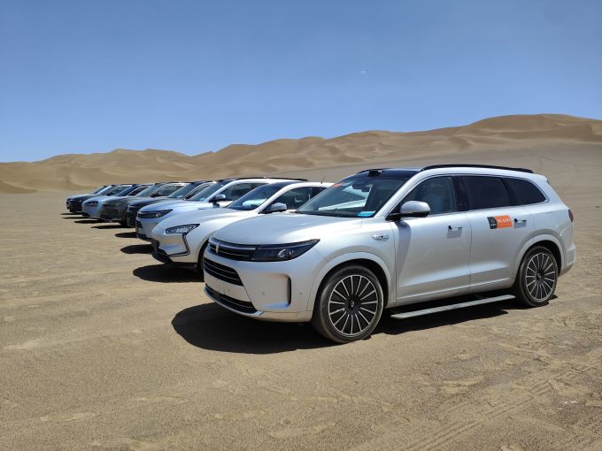 问界大型SUV