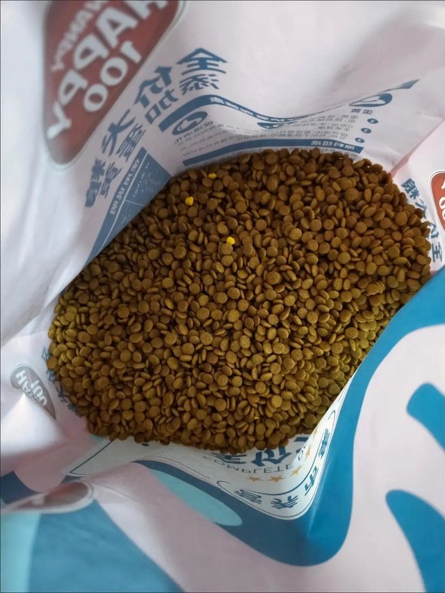 《顽皮狗粮：宠物的美味与营养之选》