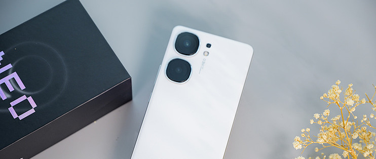iQOO Neo9S Pro+体验：35℃室外满帧畅玩王者荣耀