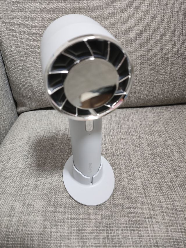 夏天在外怎么能少得了小风扇呢？