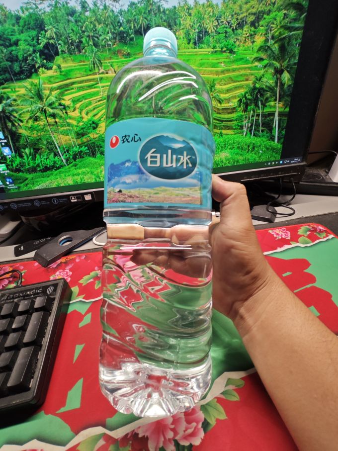 123元到手7件真香长白山天然火山矿泉水2l6瓶