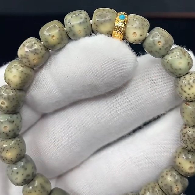 美轮美奂的星月菩提子盘起来。