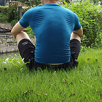 对身材有一定要求的健身男的户外短袖，速力达SURIDA护芯3.0