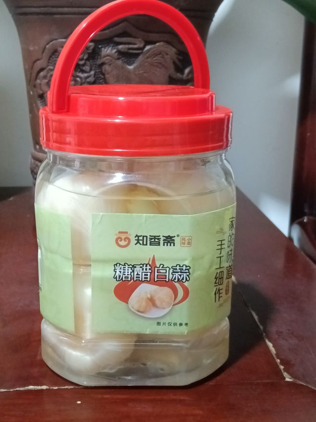 知香斋糖蒜，颗粒大，口感脆，不错