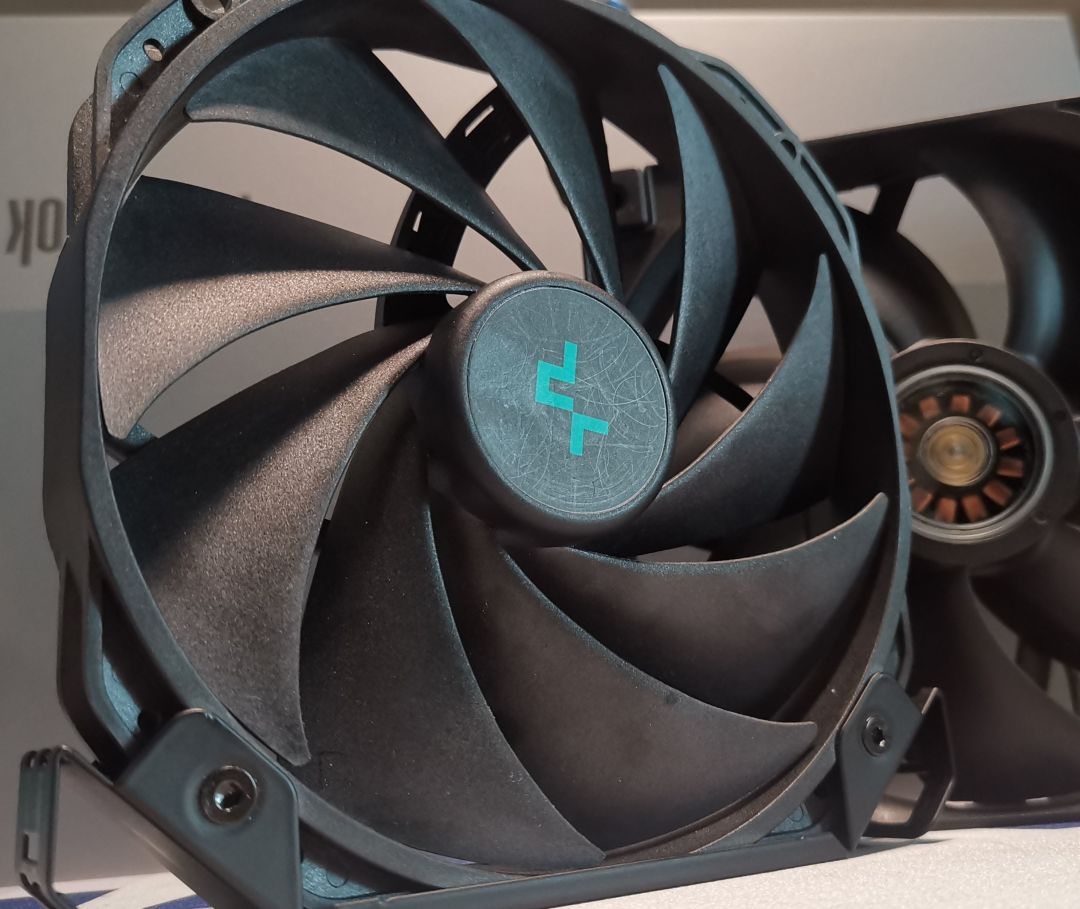 九州风神CPU散热器怎么样阿萨辛IV原装风扇：承上启下_什么值得买
