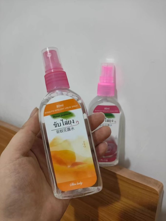 驱蚊花露水