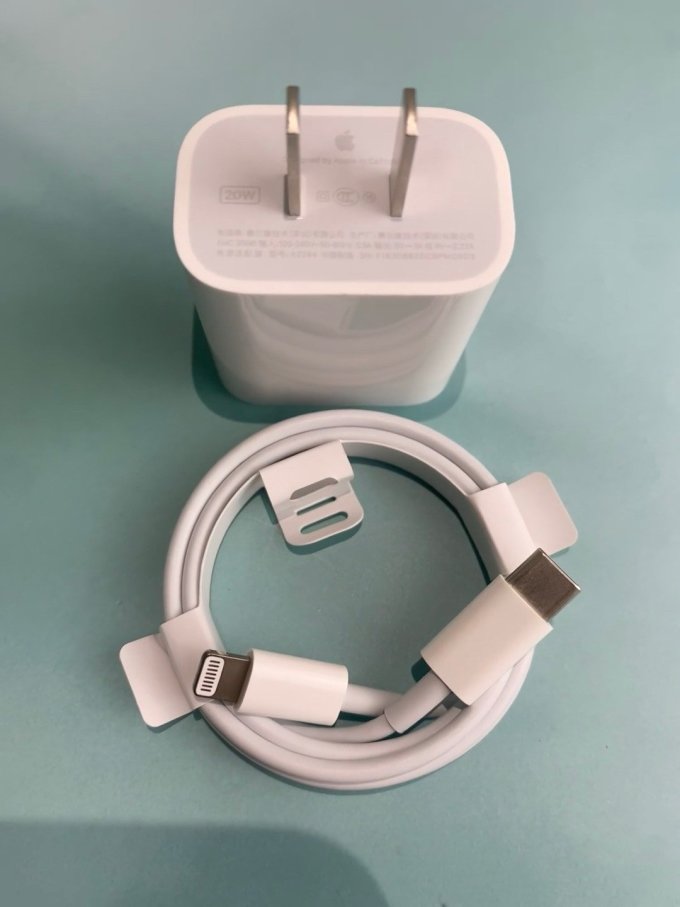 苹果原装20w充电头