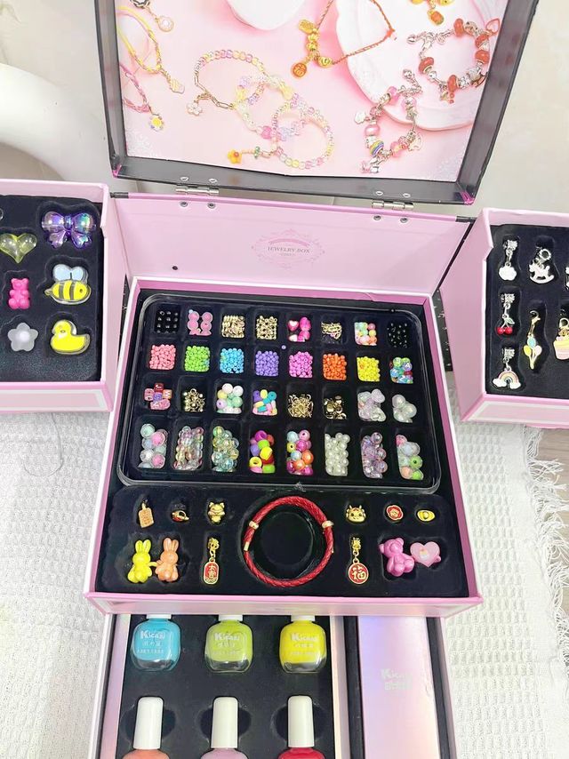 女孩的宝藏玩具