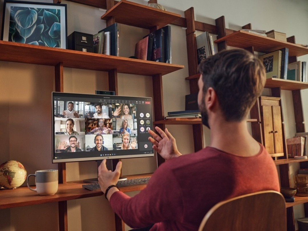 惠普发布 OmniStudio X 32 一体机电脑,4K IPS屏、酷睿 Ultra 处理器、配独显、集成升降摄像头