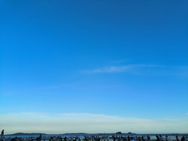 夏天非常适合去海边走走