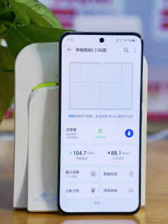 家里网一直不行的，不要怀疑师傅安装问题，先看看是不是路由器不行？
