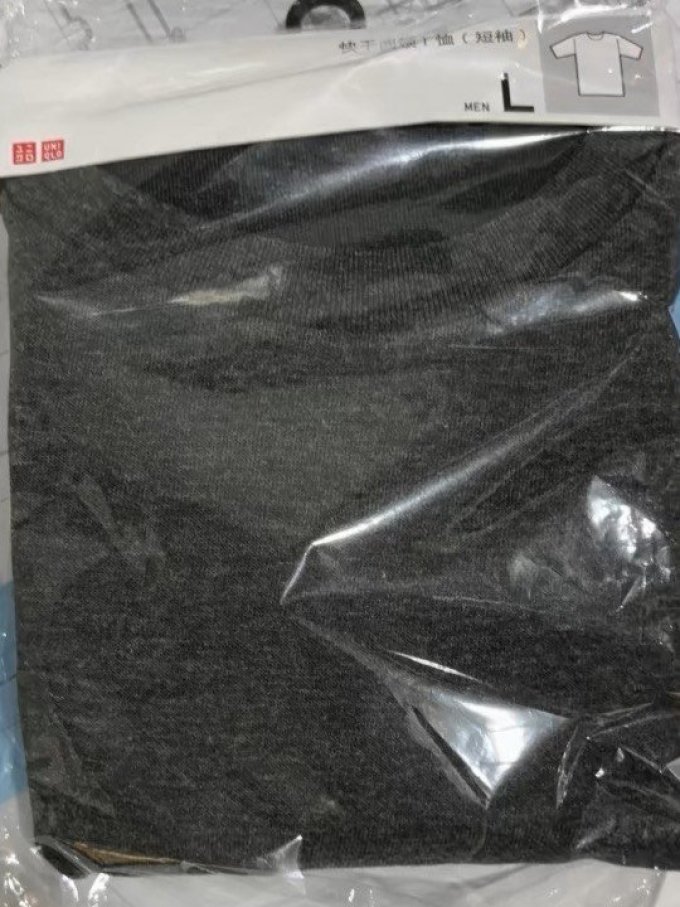 优衣库男士T恤