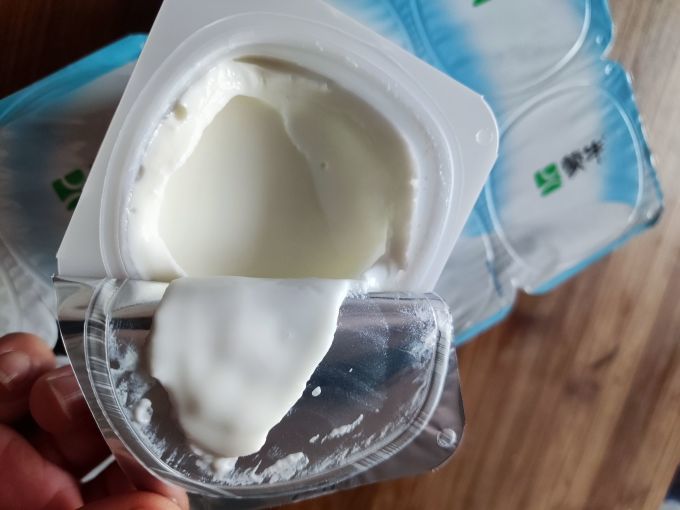 浓醇的蒙牛风味酸奶