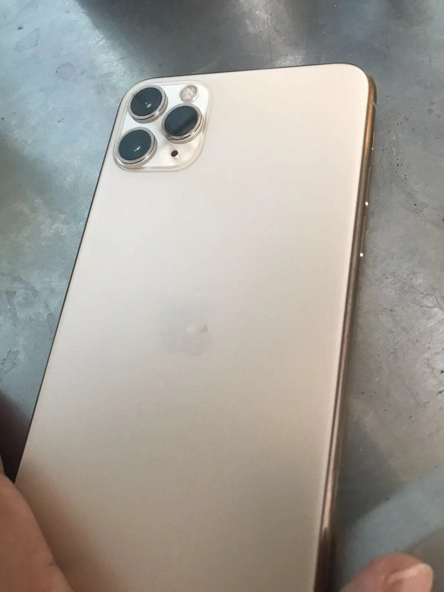 iphone11promax 真烫呀，信号也一般