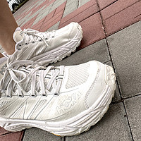 hoka oneone 兼顾通勤与跑步的小白鞋