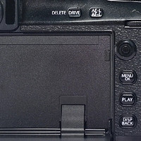 富士 X-Pro3 是一款旗舰级的无反相机，它拥有非常出色的性能