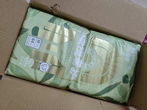 佳婴橄榄奢护亲肤柔软透气纸尿裤