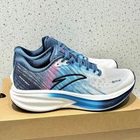 夏天跑步我选安踏冠军3