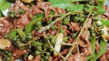 藤椒炒牛肉的做法 