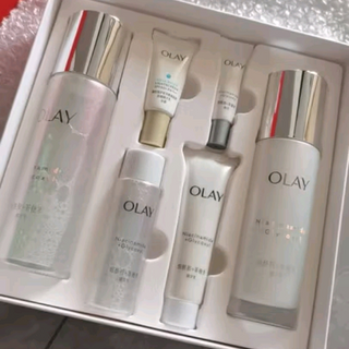 玉兰油（OLAY）超抗小白瓶精华美白水乳洁面提亮抗糖护肤套装礼盒