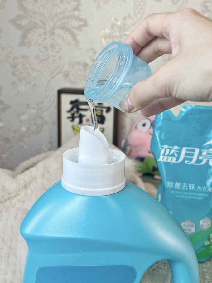 蓝月亮洗衣液