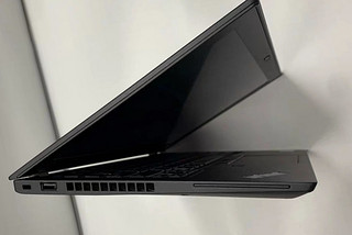 12寸笔记本现在少了很多，九百块买个二手thinkpad x280还是不错的选择。