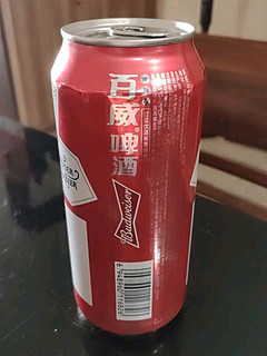 酷夏配上冰镇百威，由内到外的冰爽！