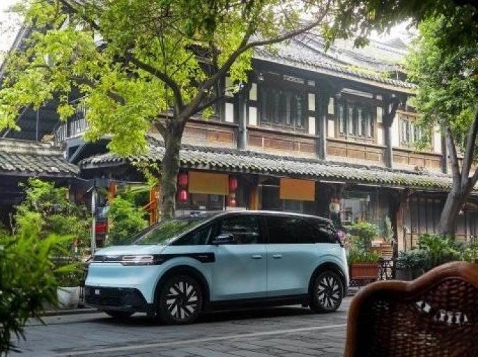 极氪新能源车