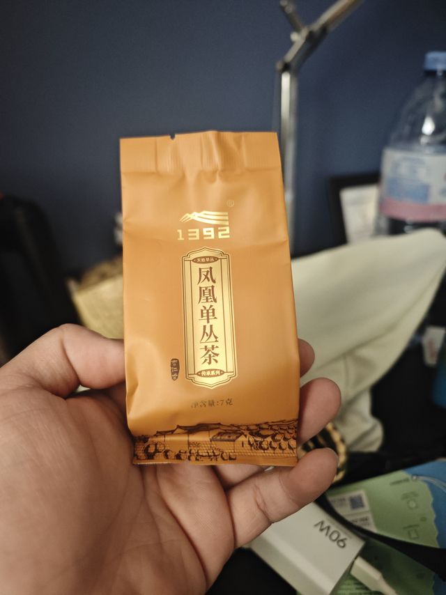 乌龙茶；天池入门款杏仁香凑合的轻火