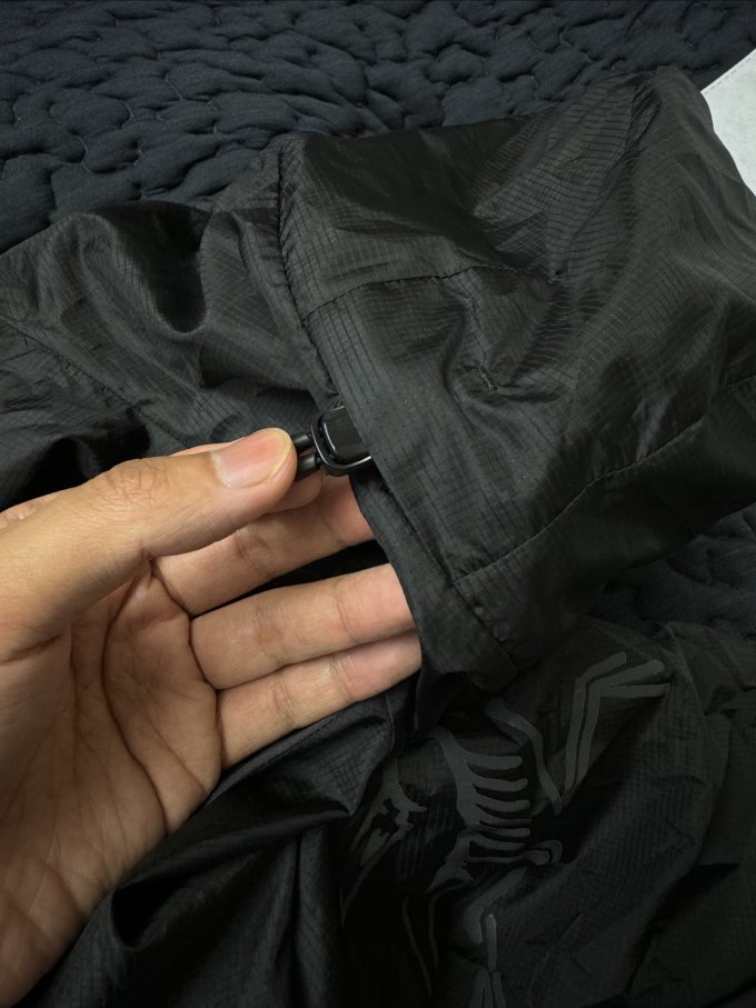 始祖鸟户外服饰
