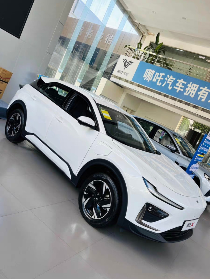 哪吒汽车新能源车