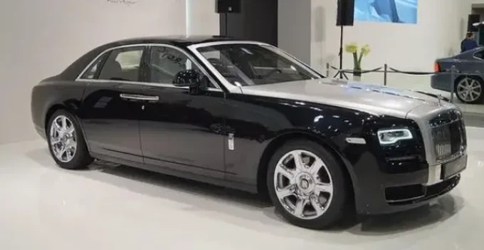 轿车