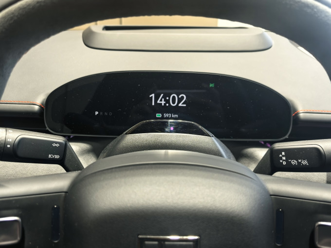 极氪中型车