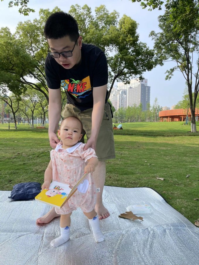 运动T恤