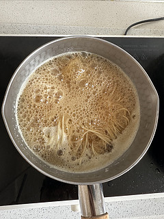 白象，兰州风味牛肉面，目前速食面里吃到过最好吃的面