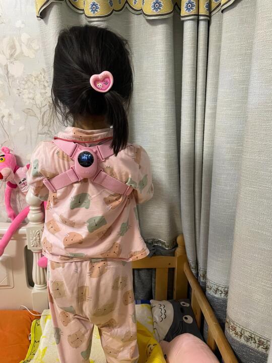 背背佳儿童驼背矫正器改正孩子错误习惯