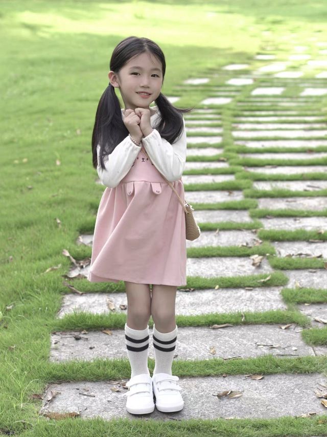 立秋了，给女儿买的这款裙子真是绝了！女儿超喜欢