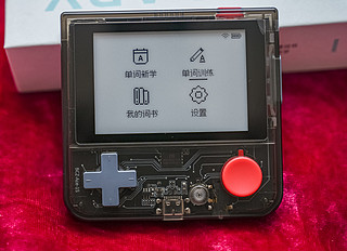 长的像 gameboy 的背单词机