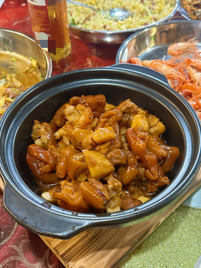聚会餐饮