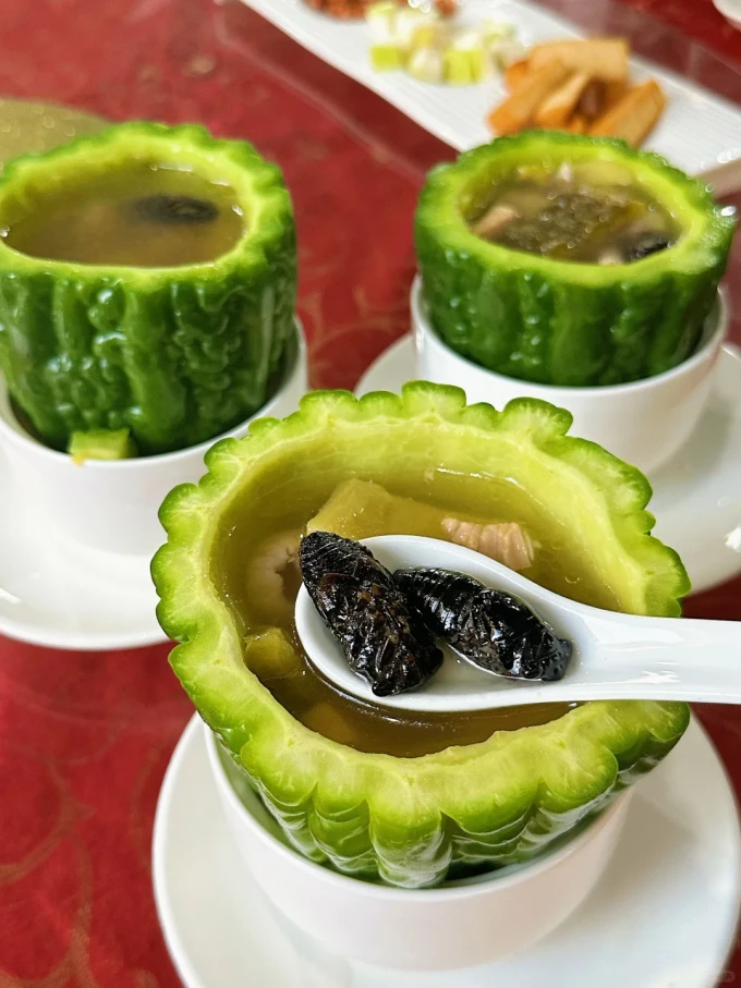聚会餐饮