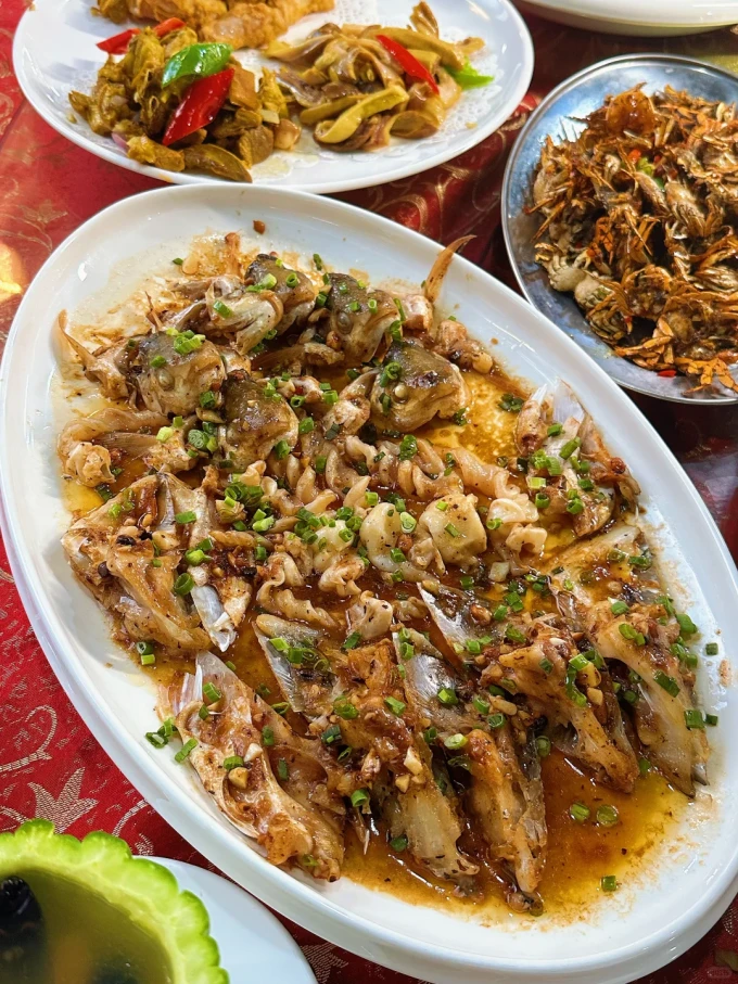 聚会餐饮