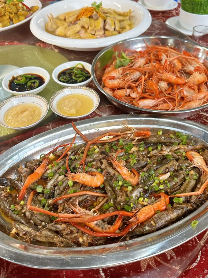 聚会餐饮