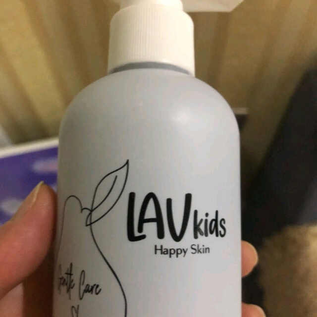 LAVKIDS爱梨时光儿童洗发水，源自英国的高端儿童洗护品牌