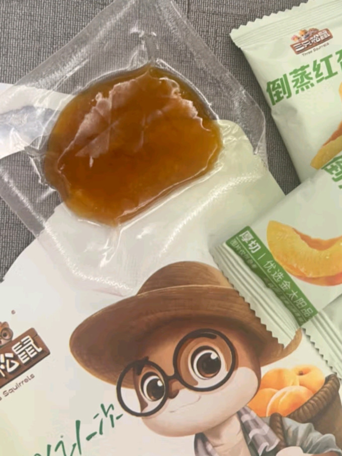 99【甜蜜暴击】三只松鼠黄桃干,106g小袋装,解锁初夏的清新滋味!
