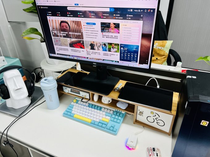 客厅置物架