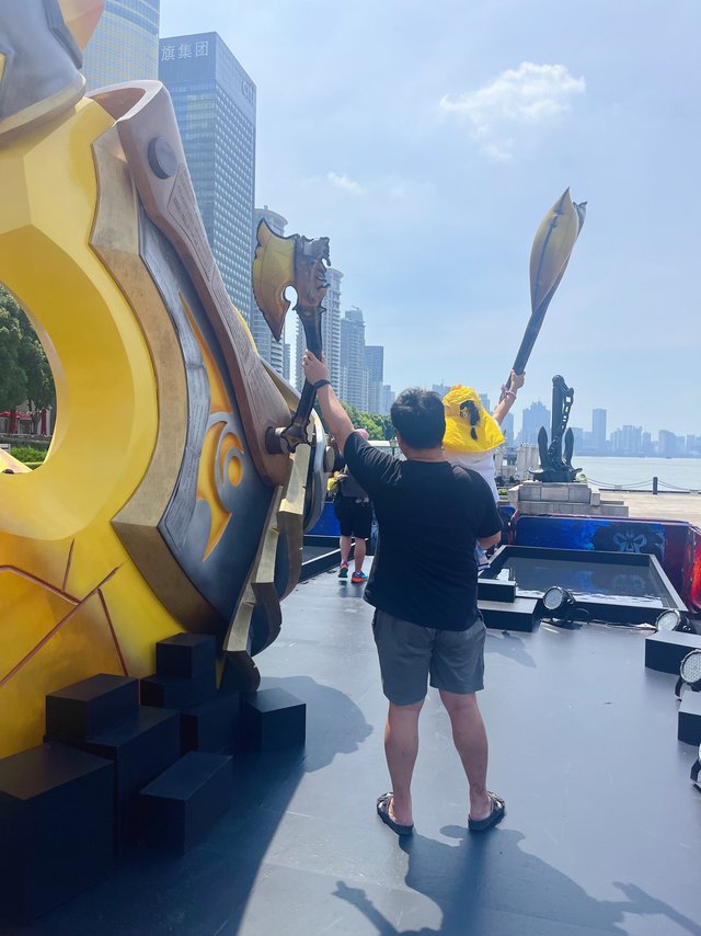 爸爸带的孩子更勇敢