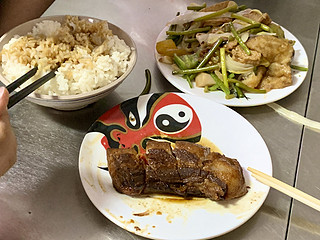 贴膘美食：甏肉干饭炫起来