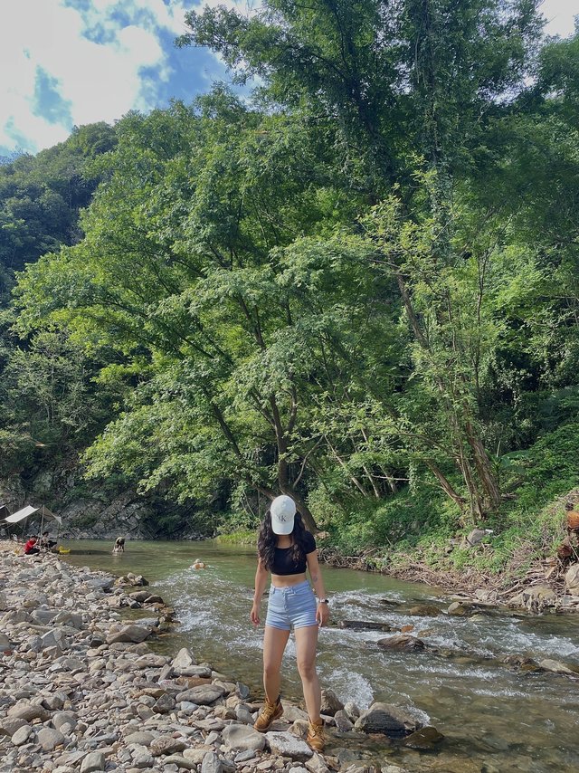 💦夏天怎么可以不玩水呢｜溯溪还得是牛仔短裤配大黄靴